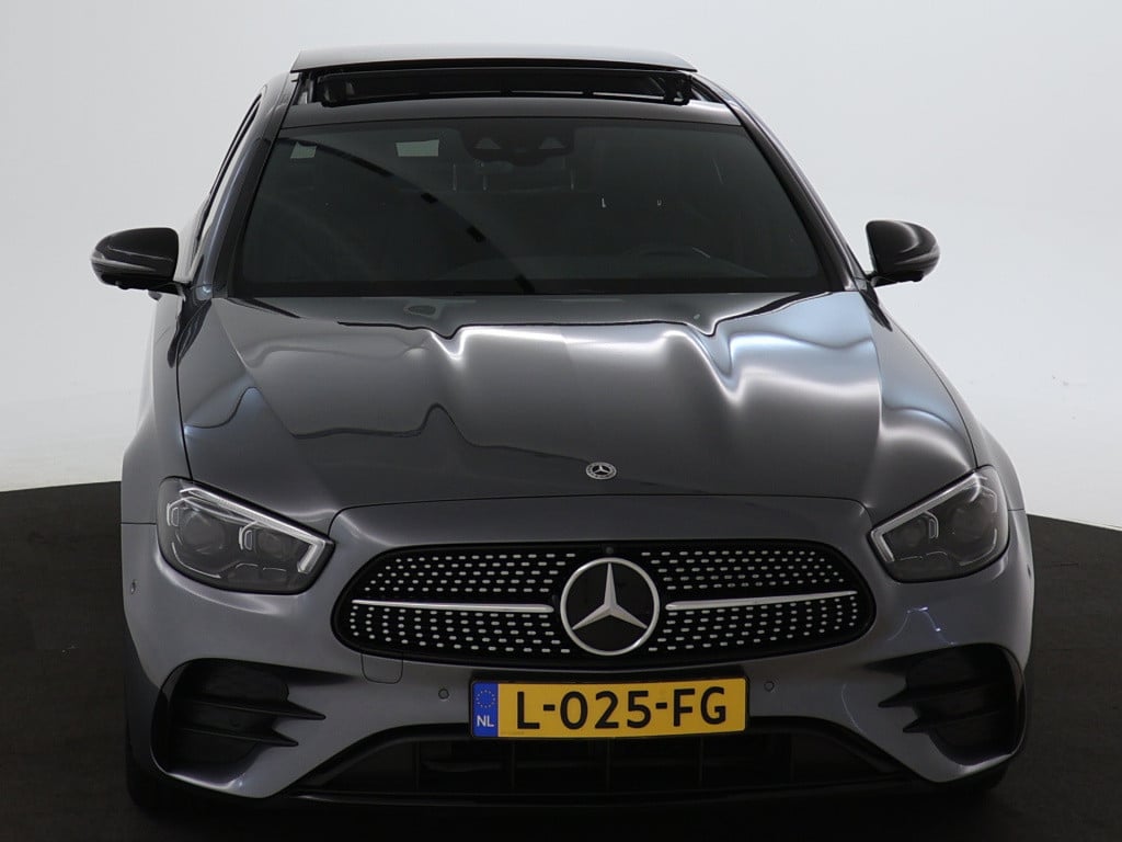 Mercedes-Benz E-Klasse 200 amg line | panoramadak | trekhaak | sfeerverlich