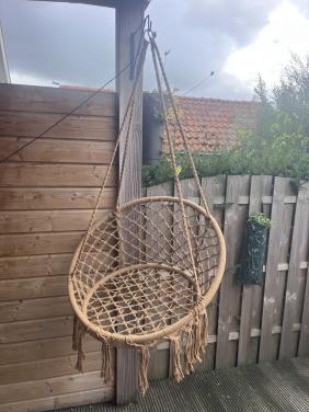 Zo goed als nieuwe hangstoel