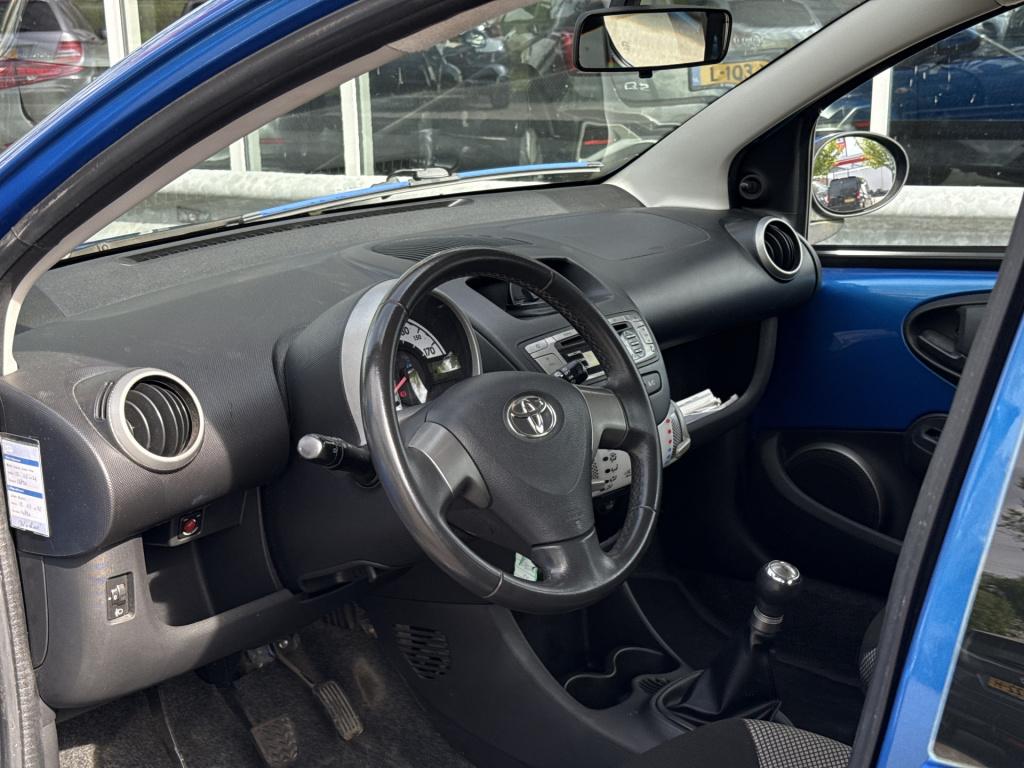 Toyota Aygo 1.0 vvt-i aspiration | nl-auto | airco | lm velgen