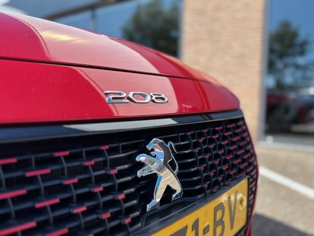 Peugeot 208 gt pack ev 50kwh 136pk/12%bytelling+btw | 3-fase navigatie | cr