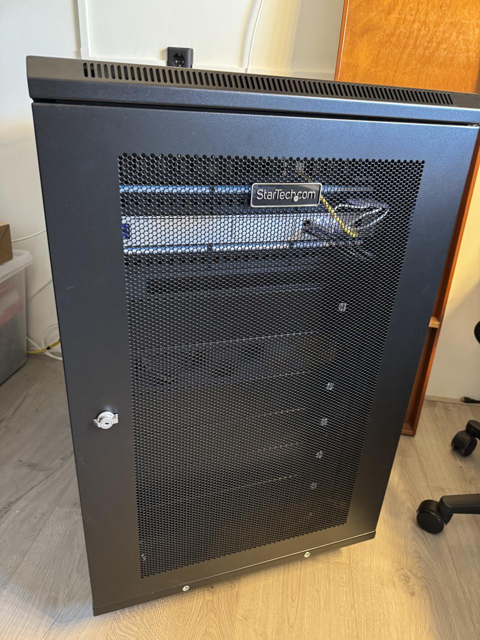 StarTech Serverkast 78 cm (31") diep rack behuizing 18U