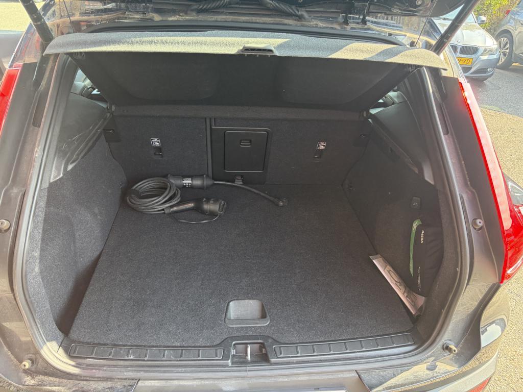 Volvo XC40 1.5 t4 plug-in hybrid plus dark