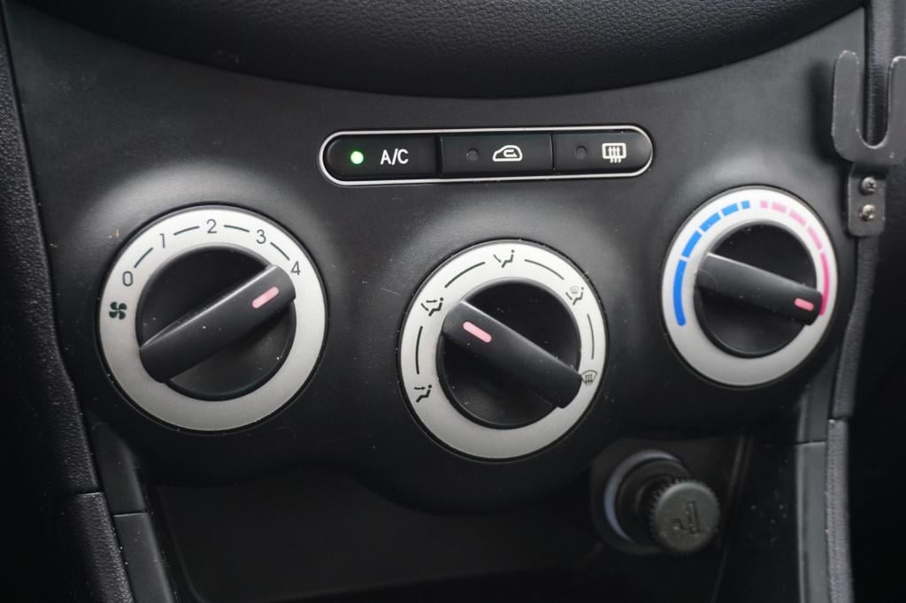 Hyundai I 10 1.25i dynamic cool airco / elektr. ramen / lm velgen / nap