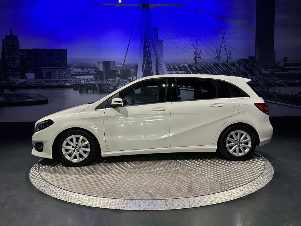 Mercedes-Benz B-Klasse 180 *nl-auto*camera*trekhaak*led*navi*
