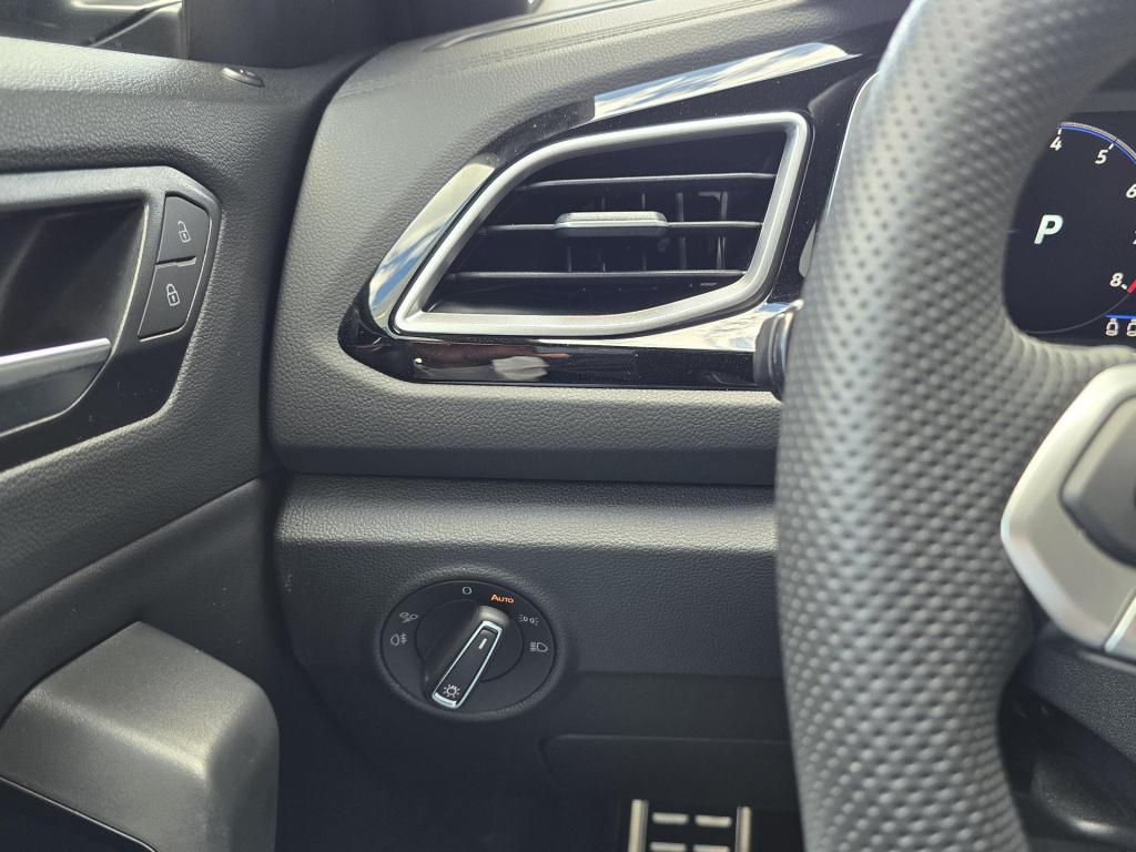 Volkswagen T-roc 1.5 tsi r-line edition virtual cockpit stuur/stoelverwarmi