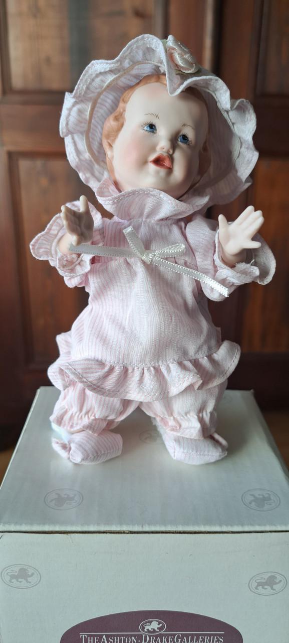 11 x Ashton-Drake Mini Dols