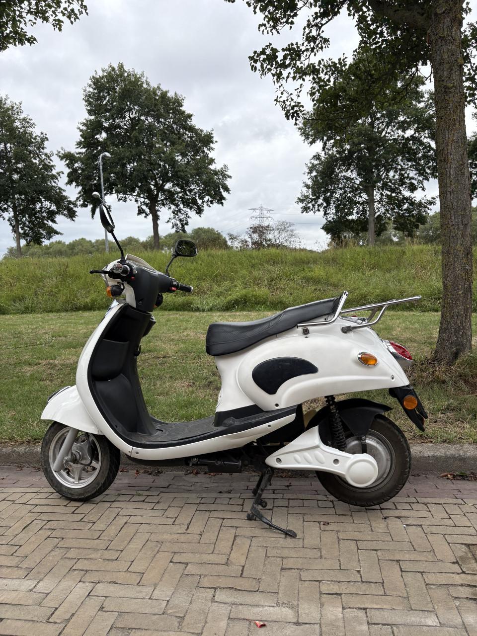 MPI Sunny E-Bike elektrische bromscooter – 2015
