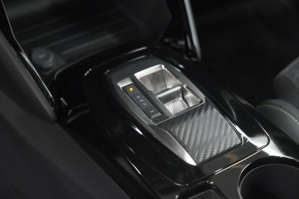 Peugeot 208 1.2 puretech 130 gt | alcantara pack | panoramadak | dodehoekde