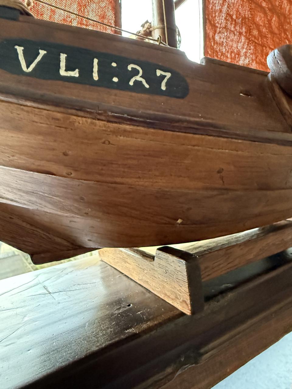Prachtig handgemaakt vissersschip VLI 27 (Hoogaars)