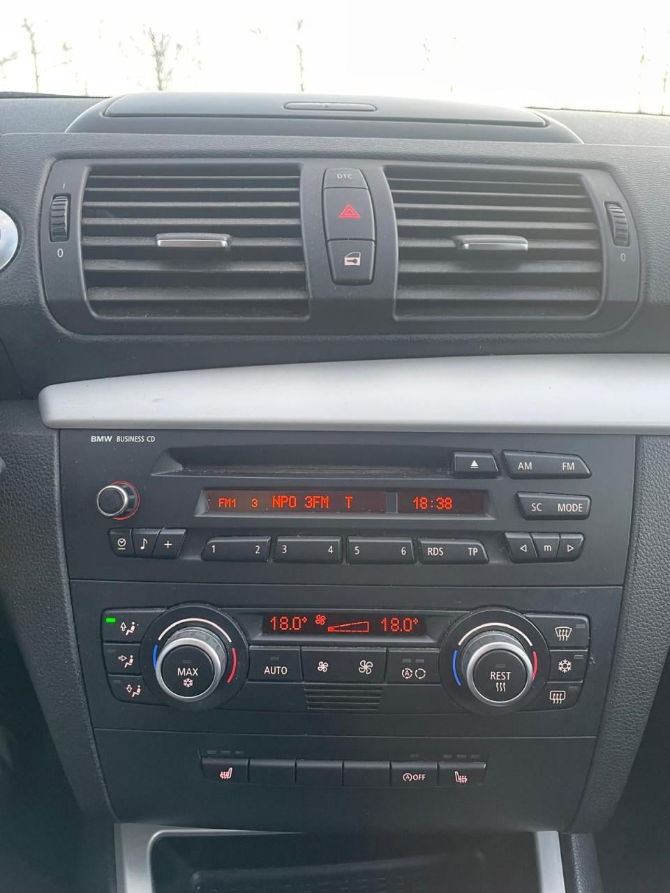 BMW 118i – APK 2027, veel onderhoud,direct rijden, nw banden