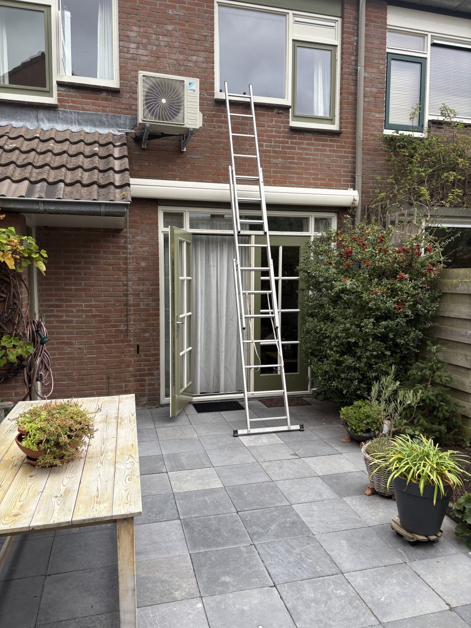 Aluminium ladder