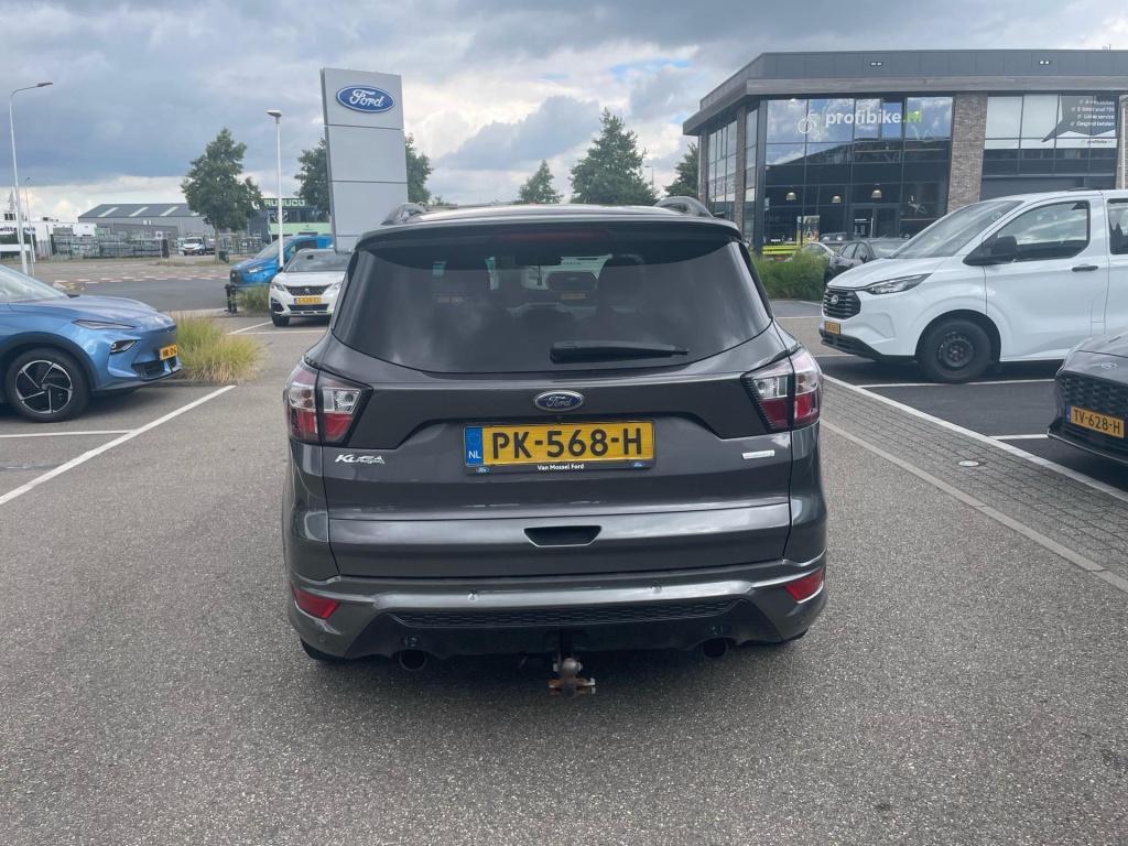 Ford Kuga 1.5 ecoboost st line 150 pk