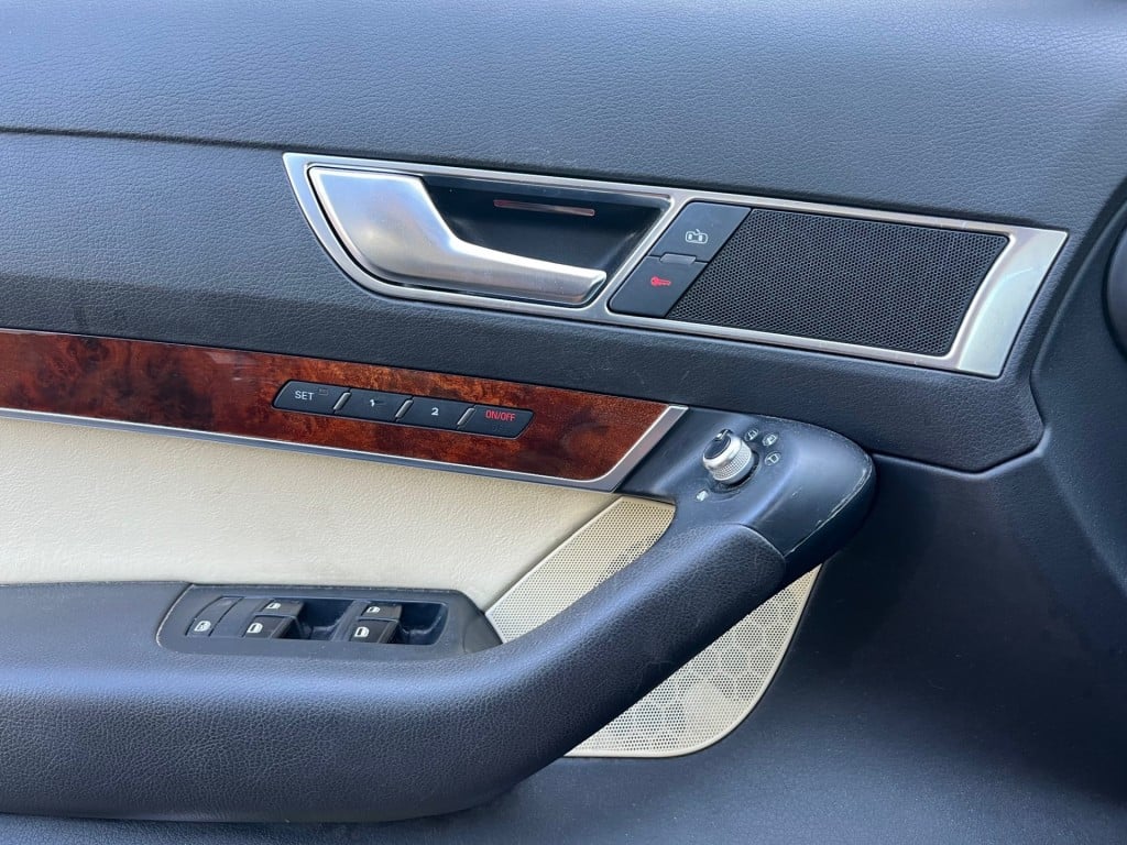 Audi A6 limousine 2.4 pro line