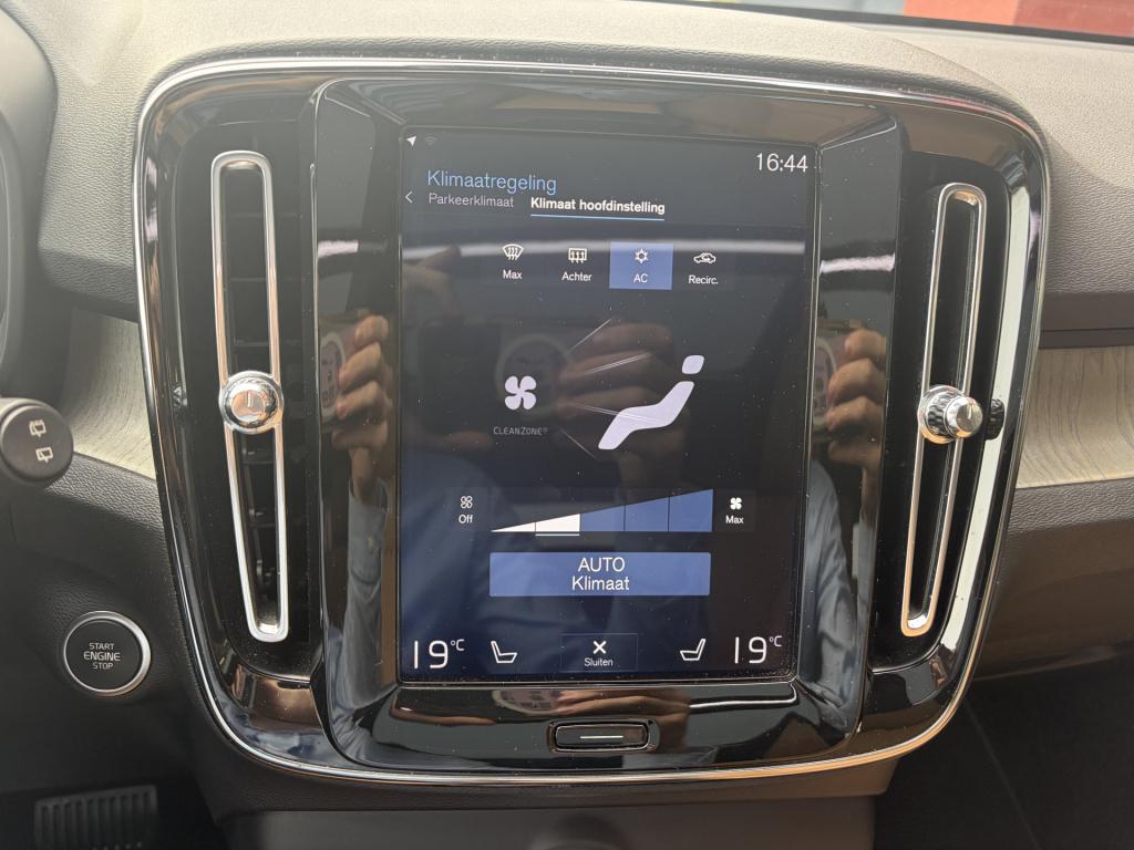 Volvo XC40 2.0 t4 inscription automaat | leer | pano | 19''