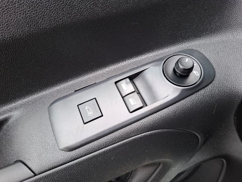 Peugeot Partner 1.5 bluehdi premium airco / cruise controle / navi / 105 pk