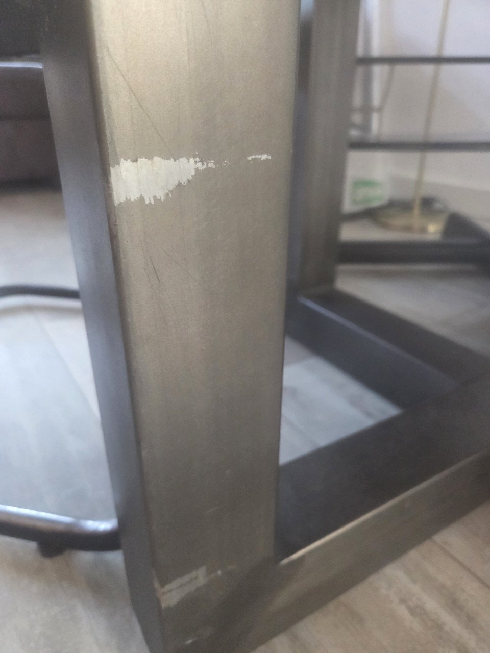 Mangohouten eettafel + 4 echt lederen stoelen