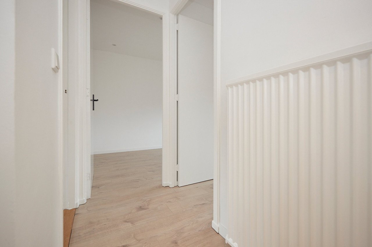 Te huur: Ruime gemeubileerde eengezinswoning met drie slaapkamers