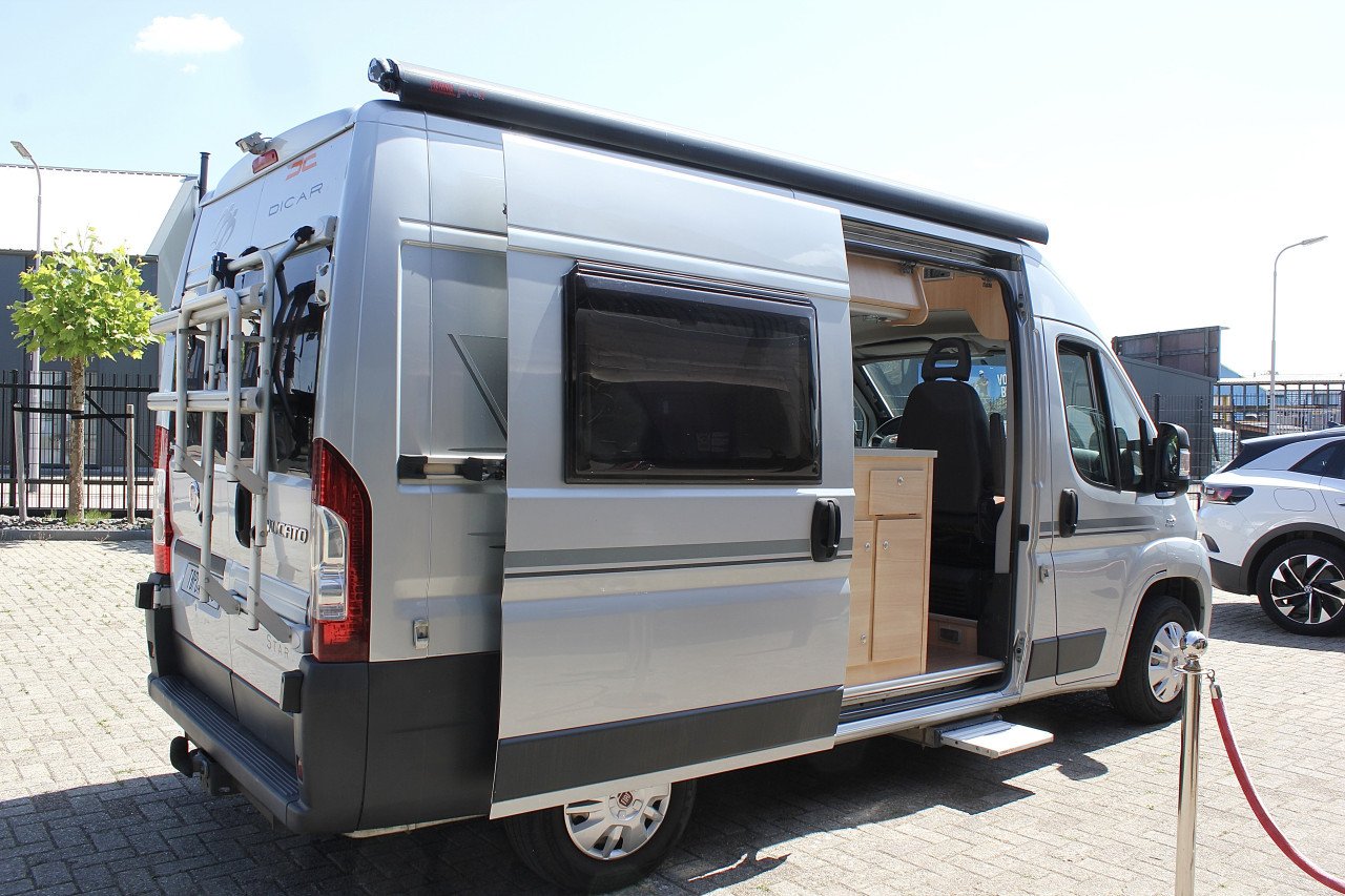 Knaus Box Star (Mooie compacte Buscamper met unieke indeling!!)