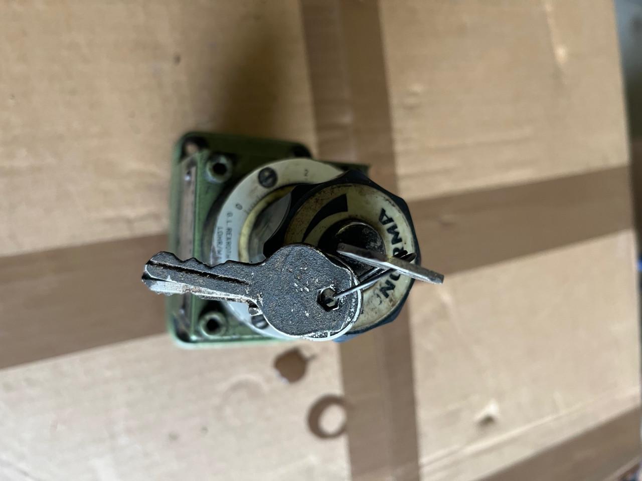 TE KOOP: Diverse hydraulische ventielen