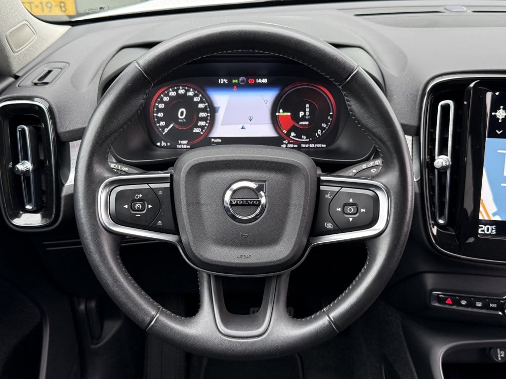 Volvo XC40 t5 262pk recharge business pro| navi| keyless| led| getint glas|