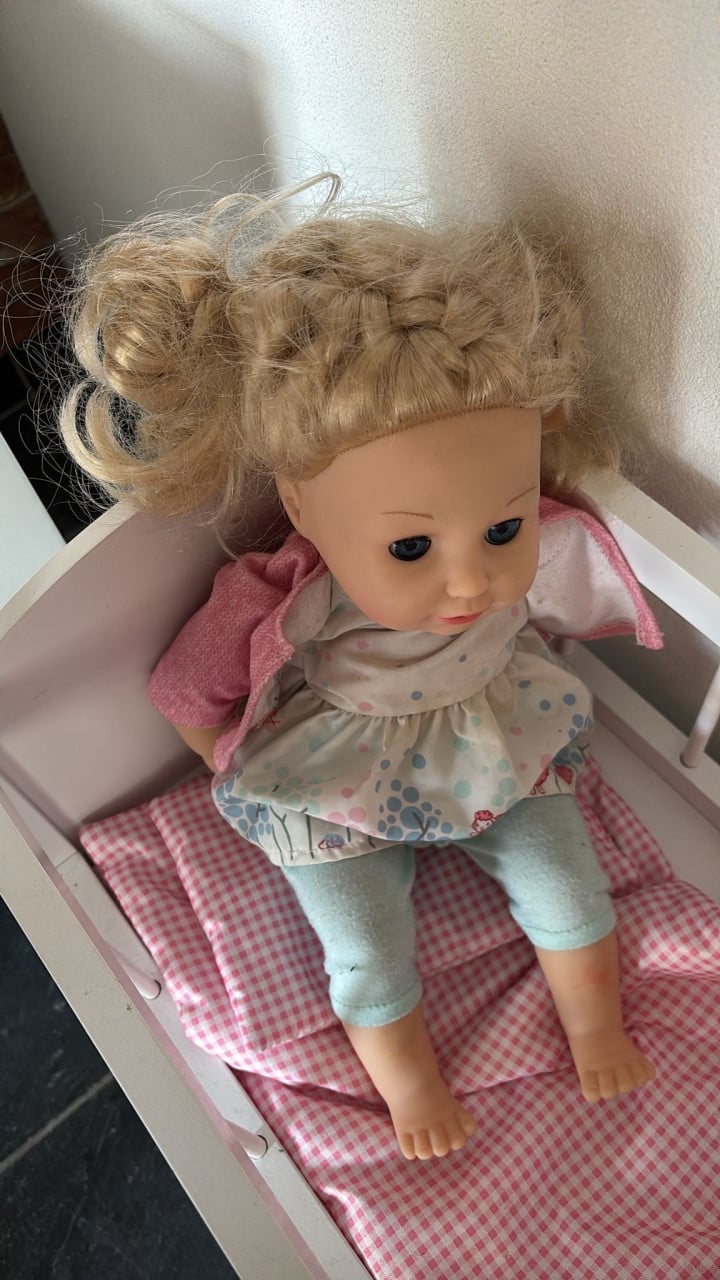 Baby Annabel, poppenbedje + poppenstoel