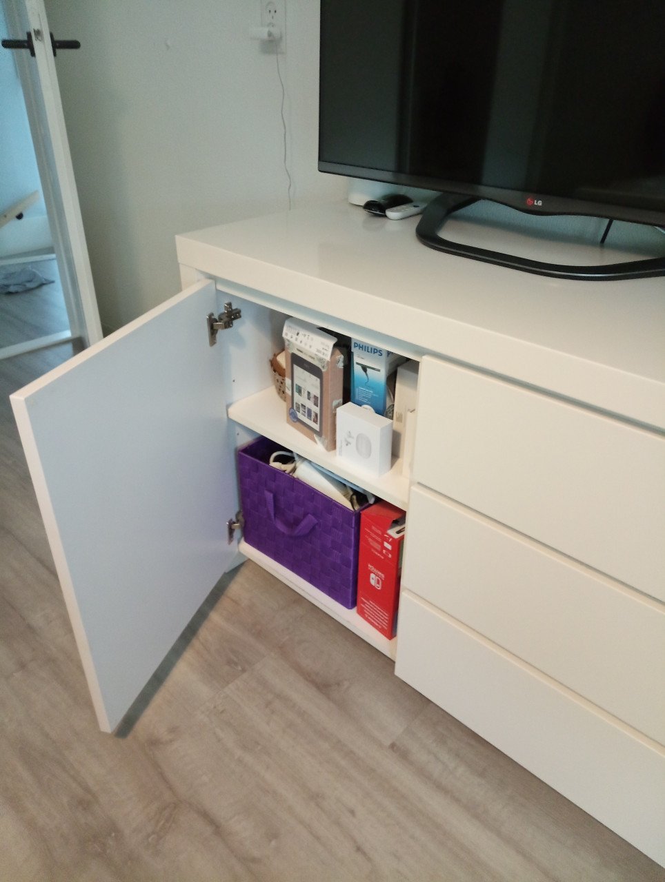 Wit dressoir