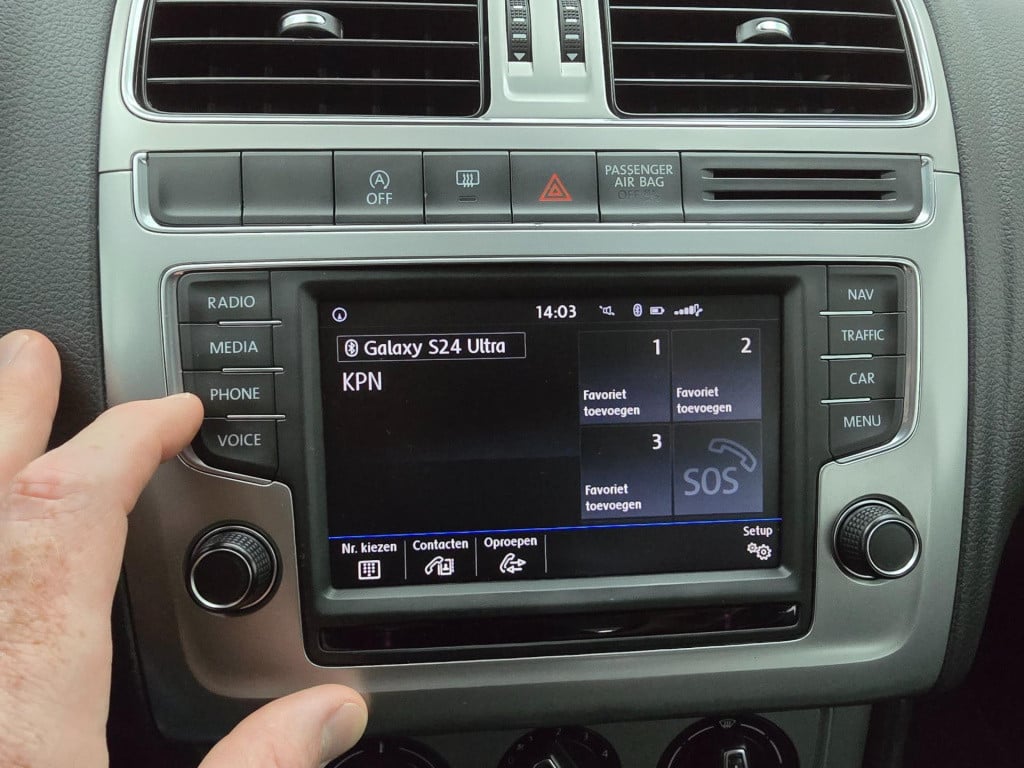 Volkswagen Polo occasion zwart 1.0 bluemotion uitvoering dus extra zuinig! 