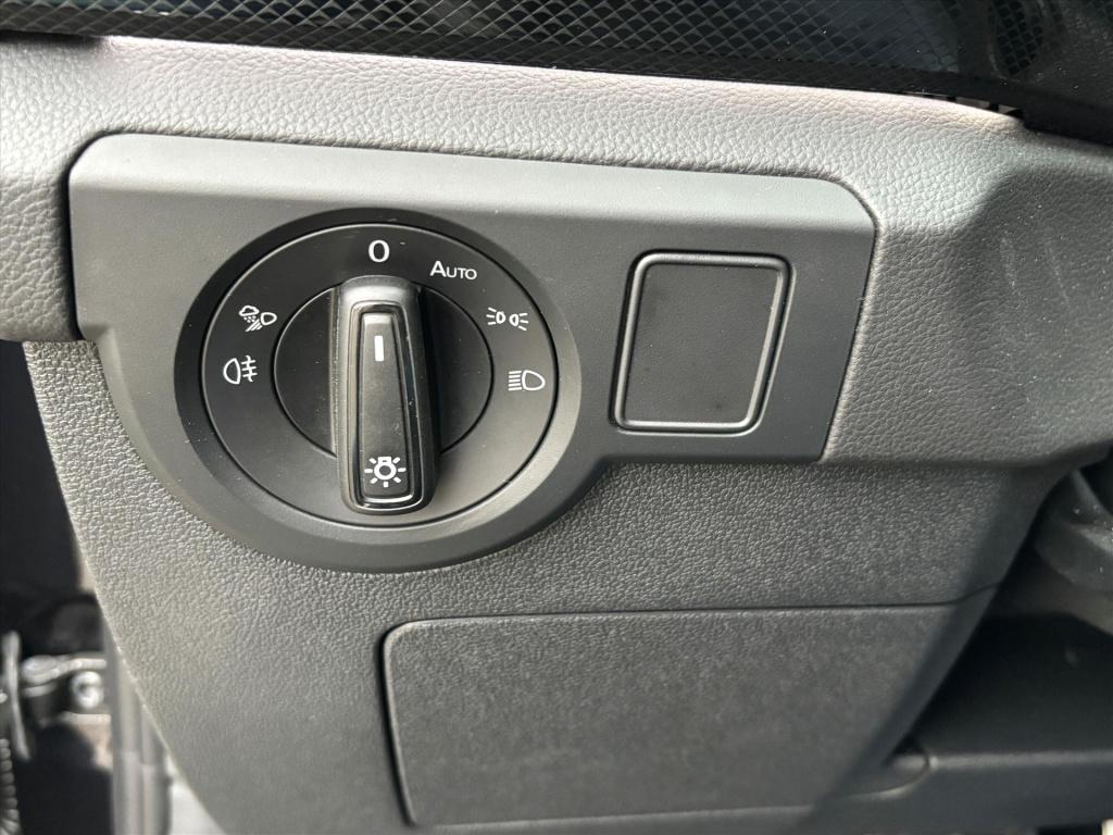 Volkswagen T-cross 1.5 tsi 150pk dsg-7 r-line| trekhaak|navi| led strip| ri