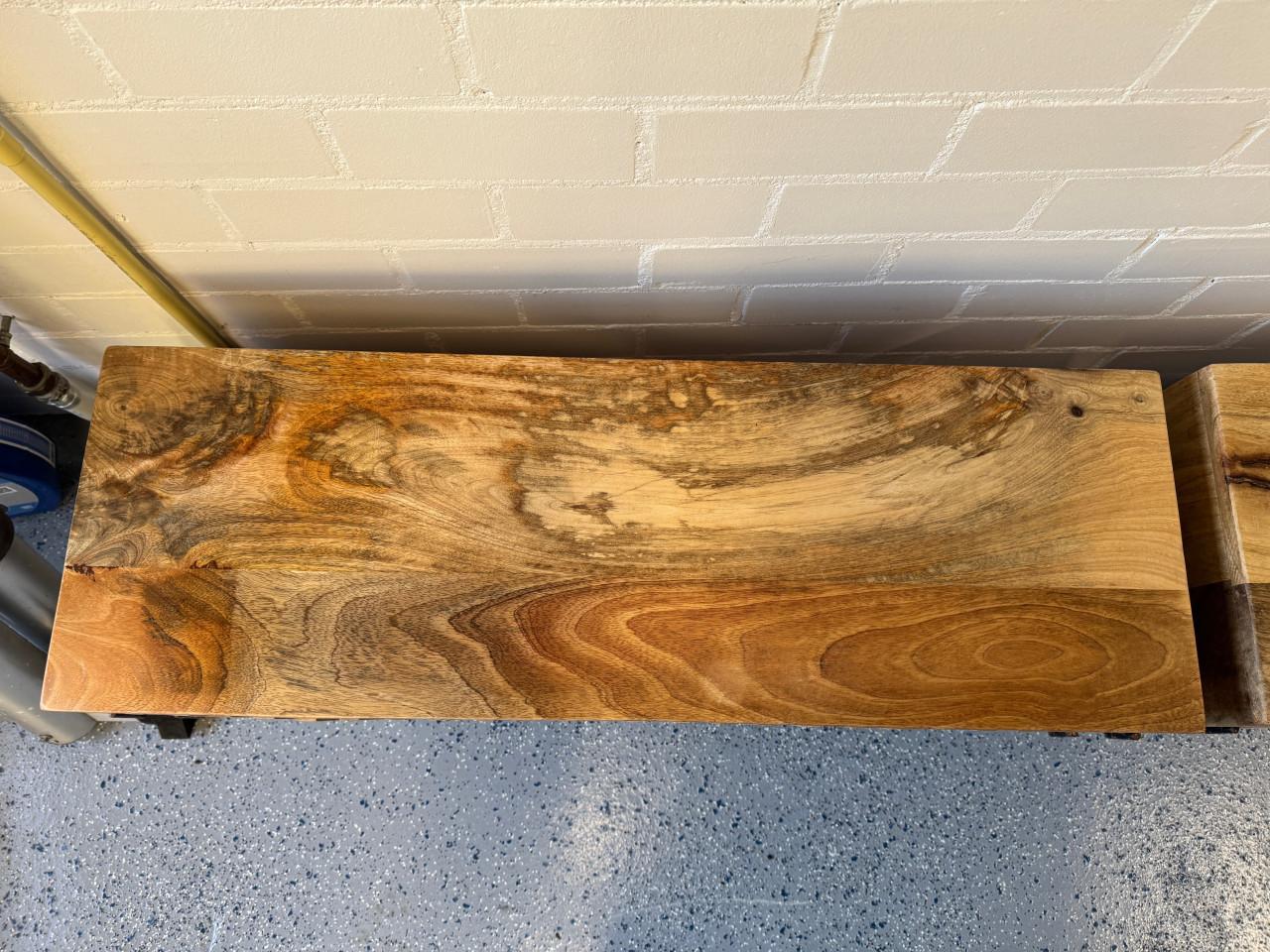 Twee mango houten kasten - TV meubel