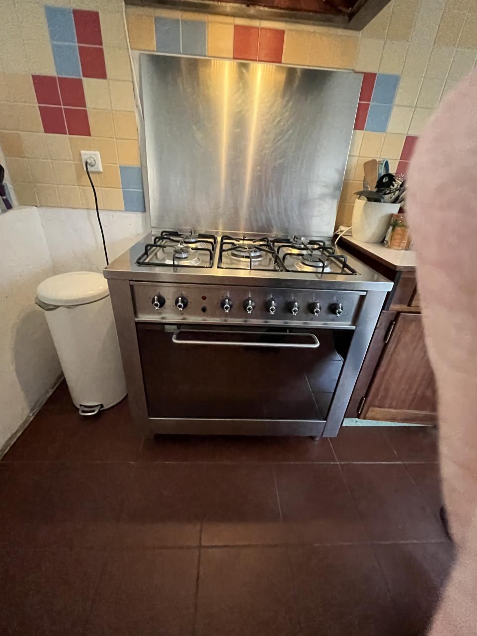 5-pits gasfornuis met oven en bijpassende afzuigkap/dampkap