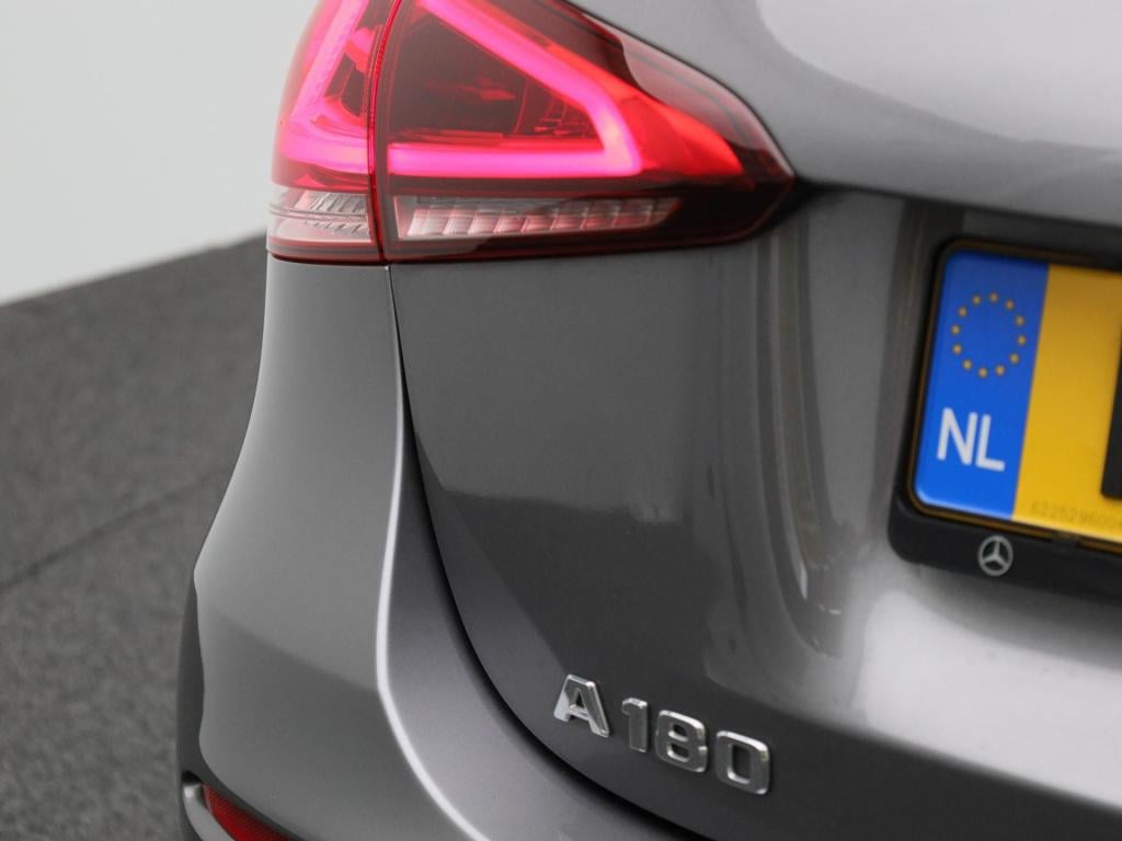 Mercedes-Benz A-Klasse 180 business solution | automaat | navigatie | achte