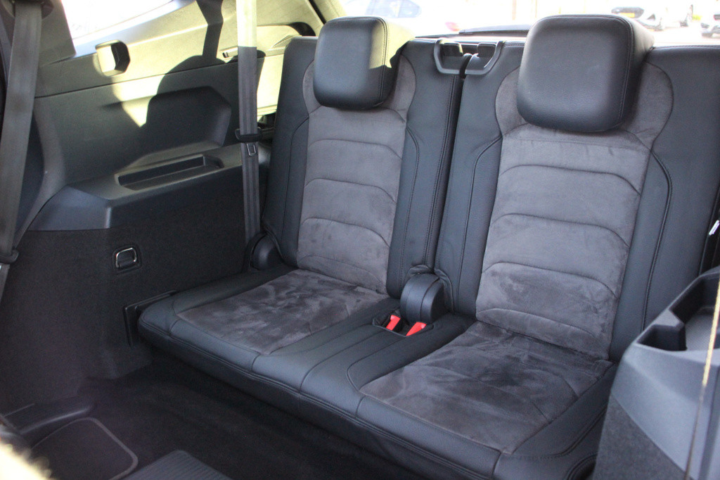 Volkswagen Tiguan Allspace 1.5 tsi highline r-line 7p. pano | acc | el.trek