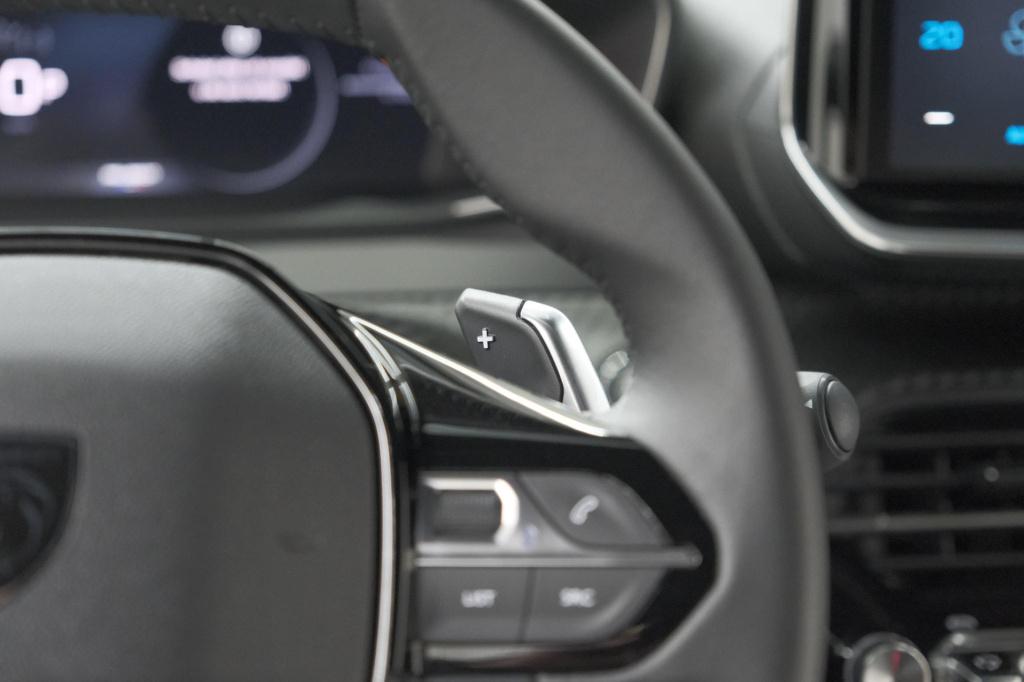 Peugeot 2008 1.2 hybrid 145 allure | 360 camera | adaptieve cruise control 