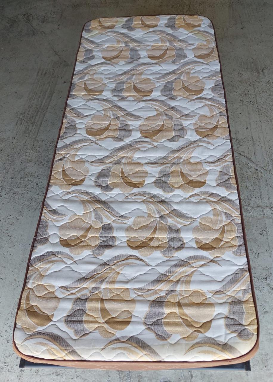 1 persoons(logeer)bed incl nette matras