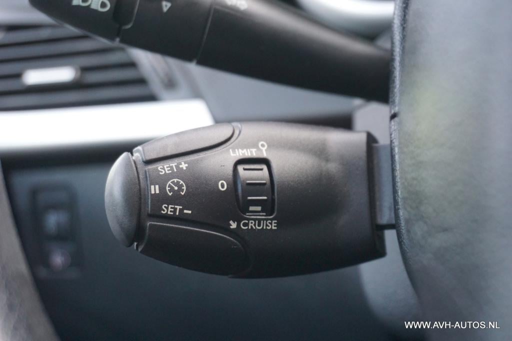 Peugeot 207 1.4 vti style, 21.000 km, uniek!!