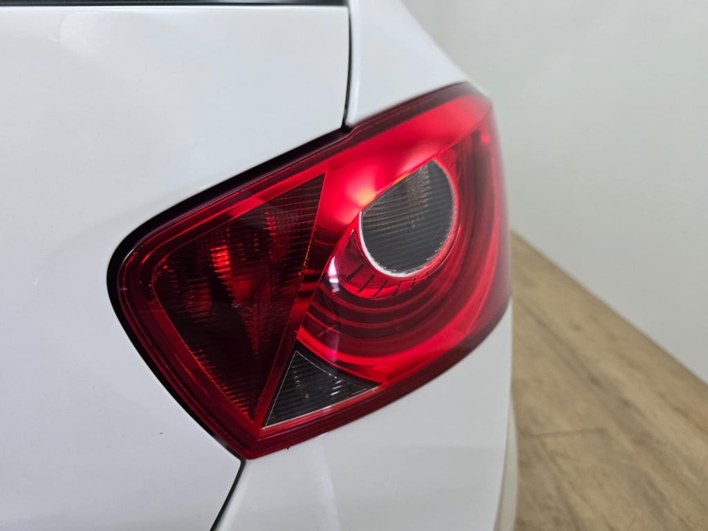 Seat Ibiza occasion 1.2 tsi sport edition met cruisecontrol en luxe radio |