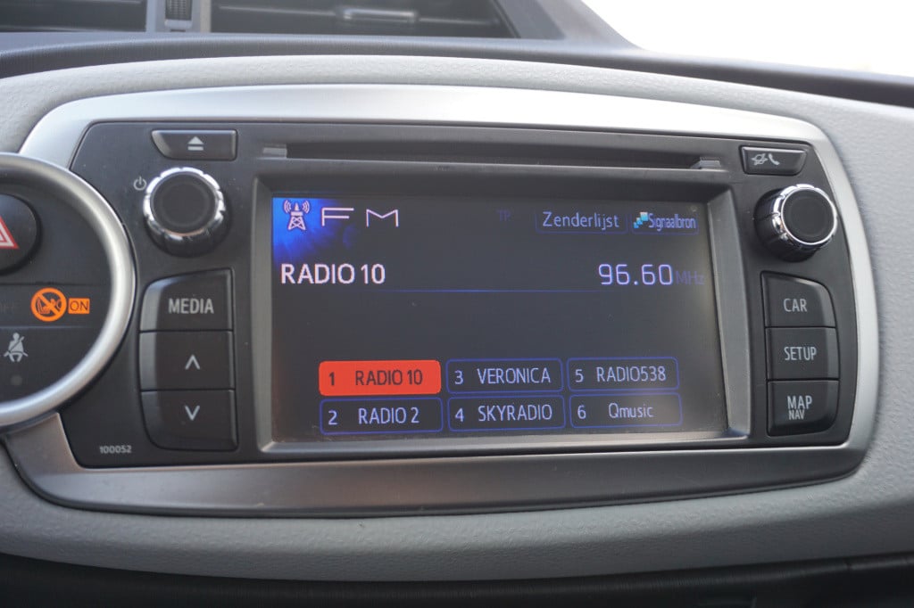 Toyota Yaris 1.5 full hybrid dynamic airco / camera / elektr. ramen / lm ve