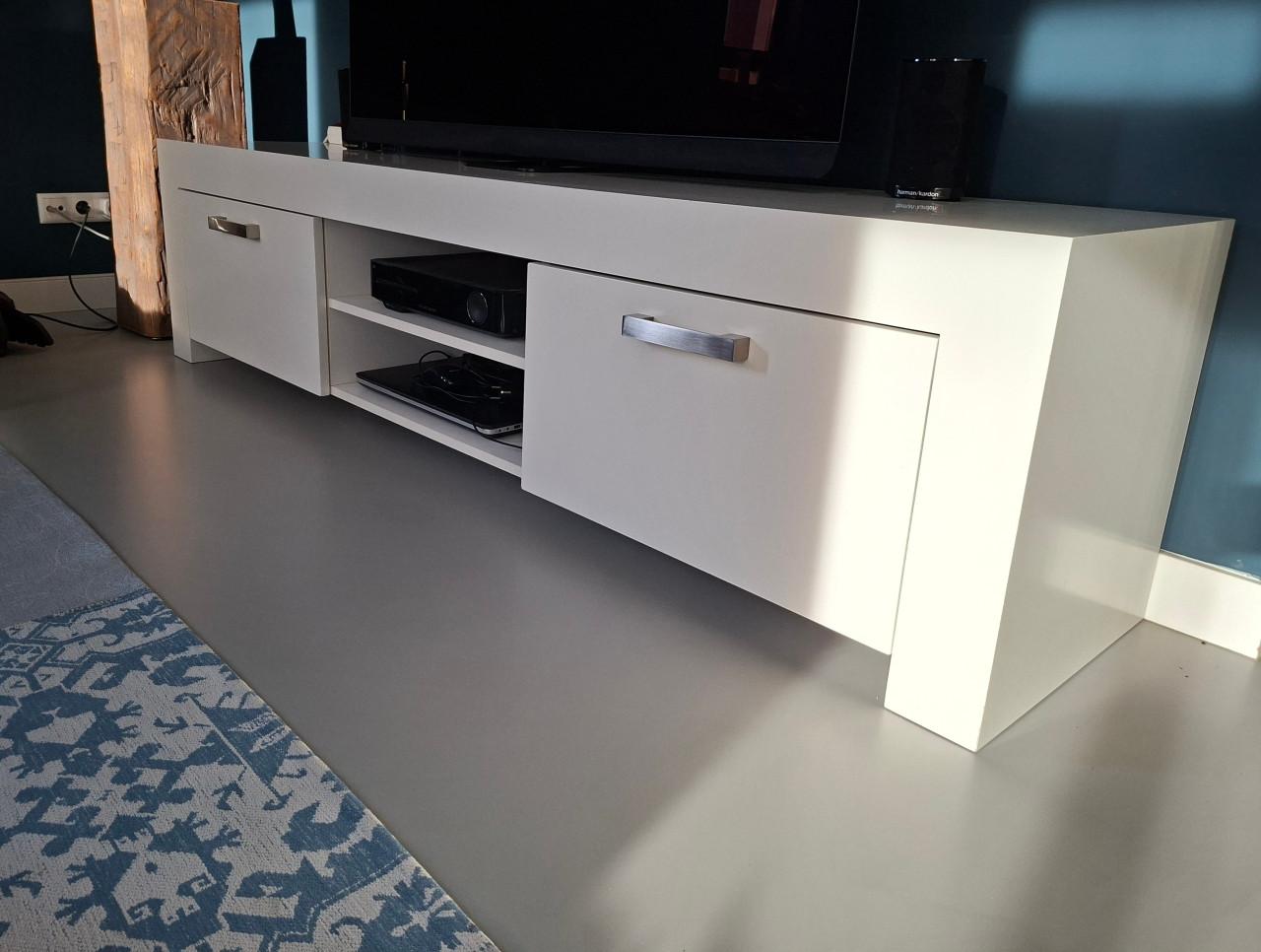 Mooi wit televisiemeubel