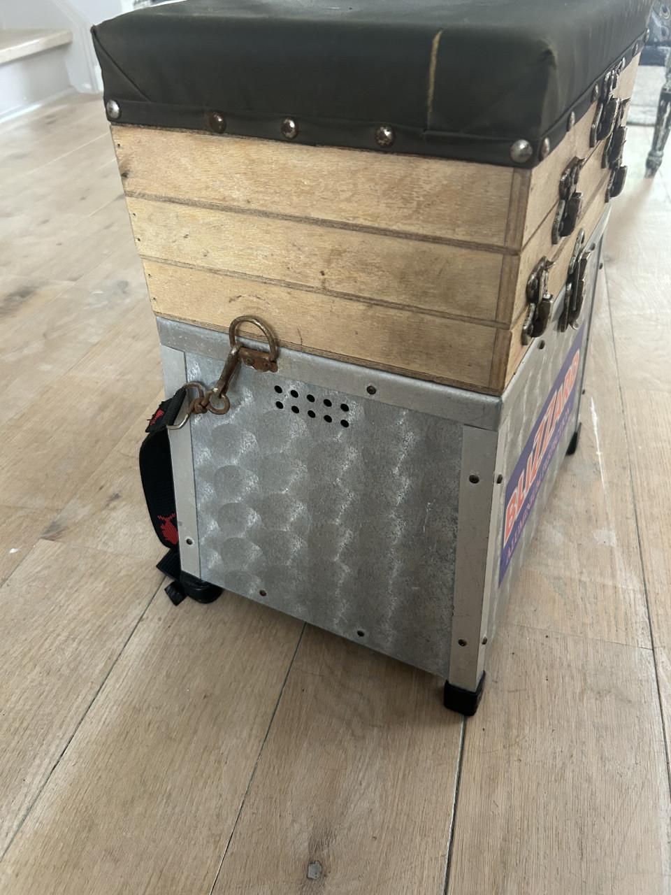 Te koop in goede staat viskist bieden
