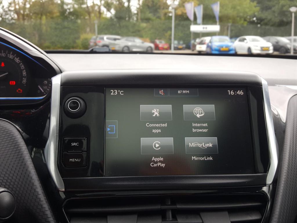 Peugeot 2008 allure1.2 puretech 110pk navigatie | cruise & climate control 