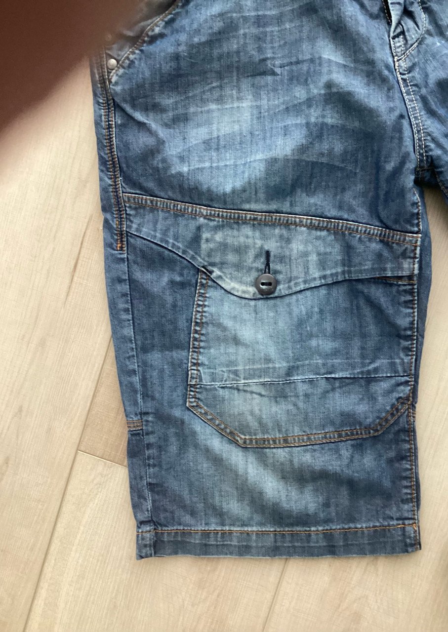 Heren jeans bermuda maat l 90 cm buikomtrek merk Cars nog heel netjes