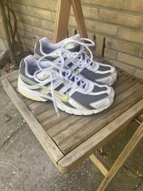 Sportschoen nike maat 40,5
