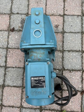 Calpeda zelfaanzuigende waterpomp gietijzer NGM4/A 0,75 kw 230 V