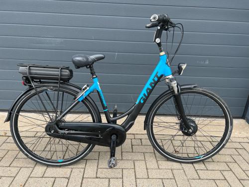 Giant Easy E maat M 400 WH  keurige fiets
