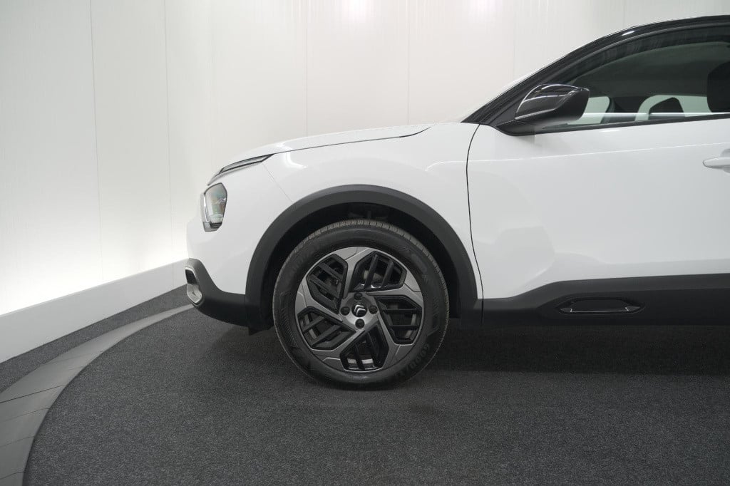 Citroen C4 puretech 130 eat8 feel edition | camera | apple carplay | parkee
