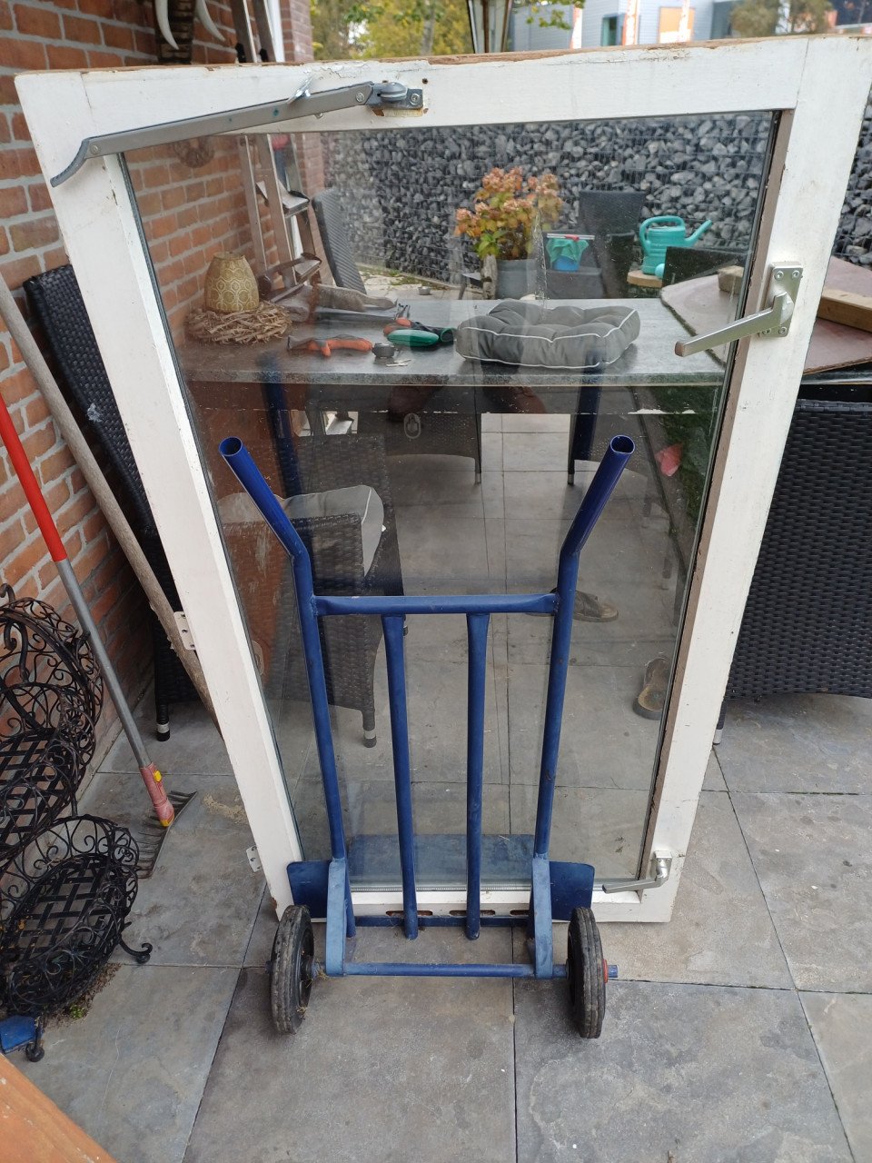 Raam met dubbelglas voor € 25,-