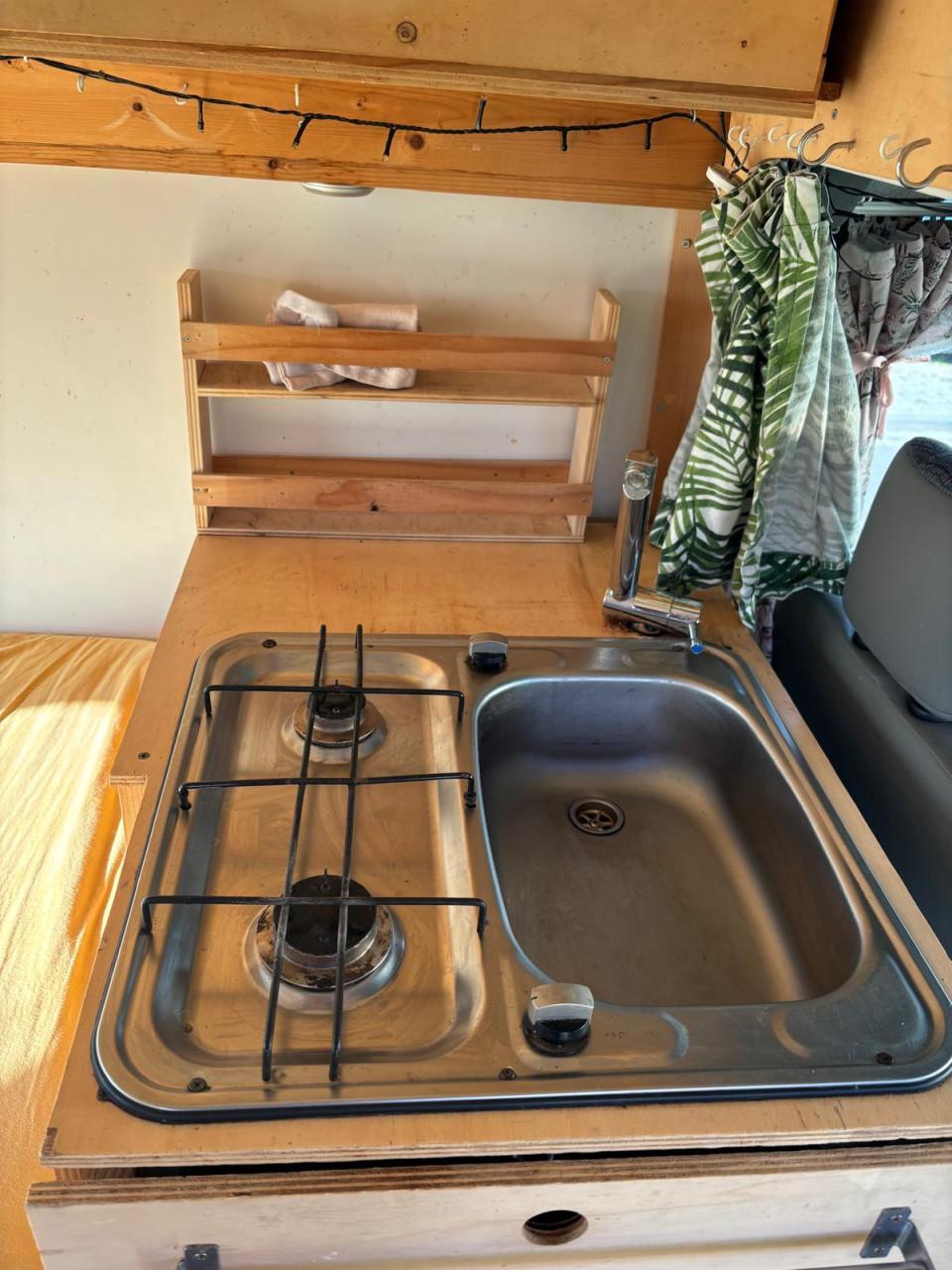 Knusse camper Renault Traffic te koop