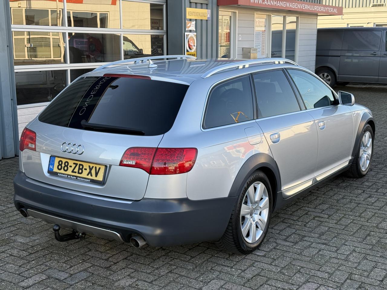 Audi A6 allroad quattro - 3.2 V6