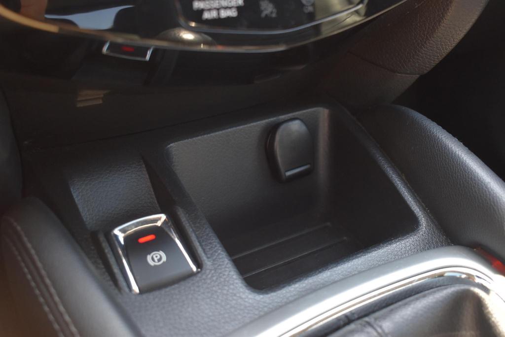 Nissan Qashqai 1.2 tekna | climate control | cruise control | trekhaak | st