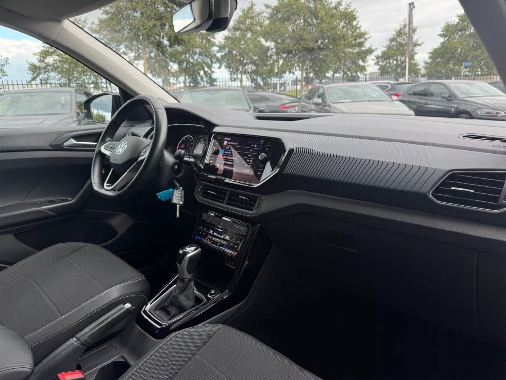 Volkswagen T-cross 1.5 tsi style * 150 pk * camera * stoelverwarming * clim